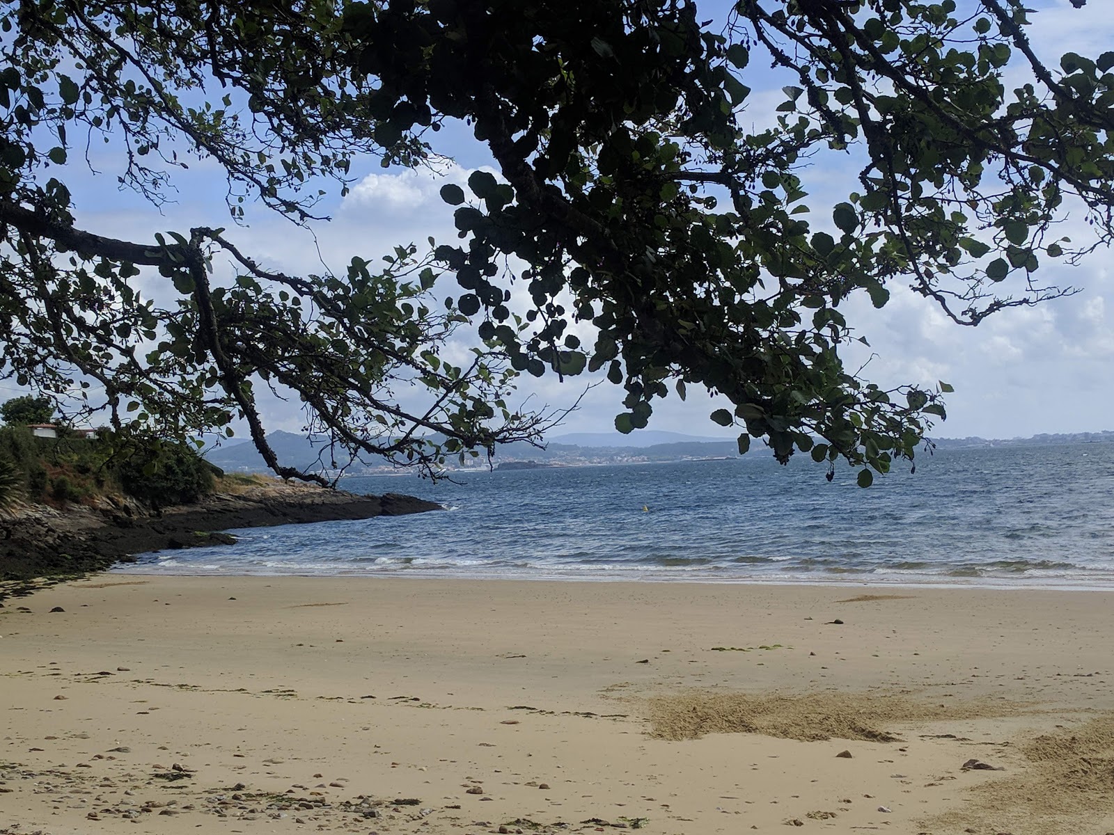 Trunk beach的照片 带有碧绿色纯水表面