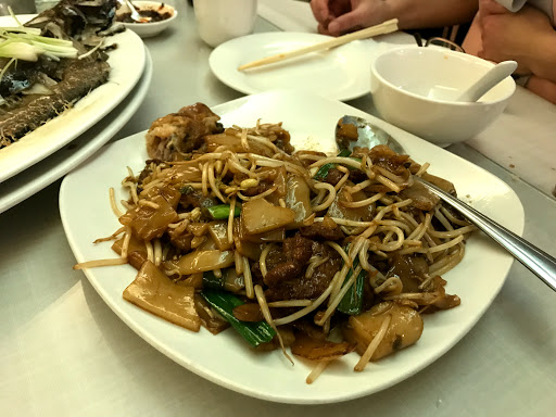 Shopping Mall «Orchard Mall Shopping Center», reviews and photos, 6337 Orchard Lake Rd, West Bloomfield Township, MI 48322, USA