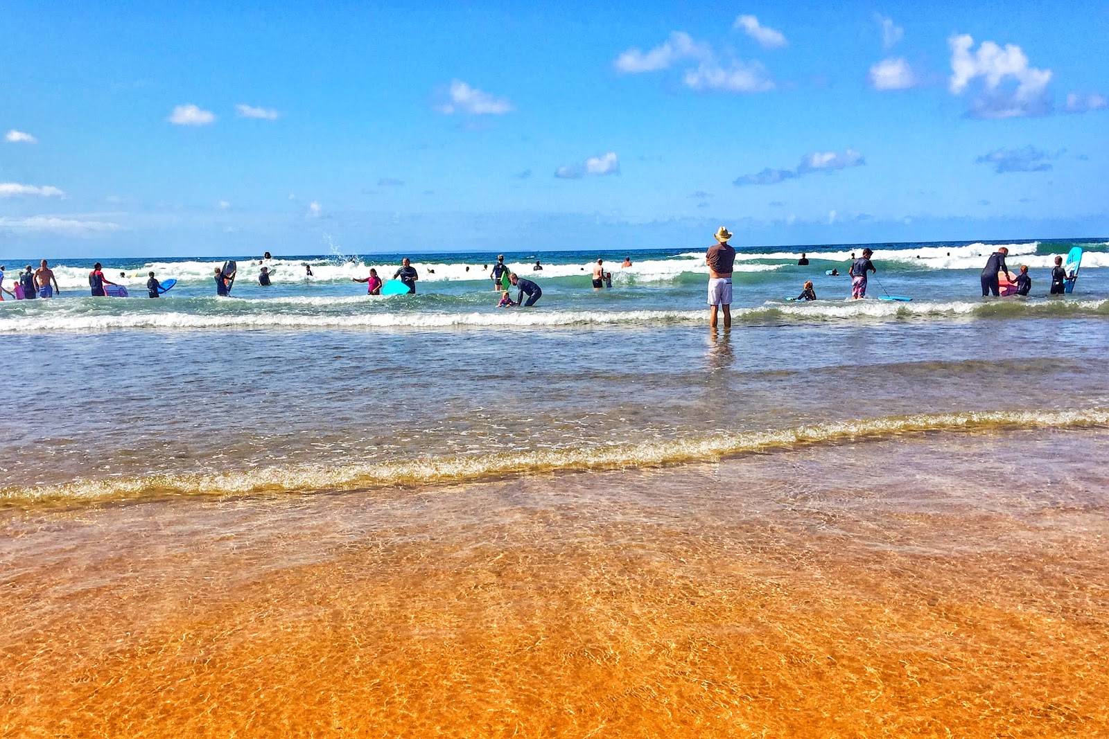 Photo de Combesgate beach avec l'eau cristalline de surface