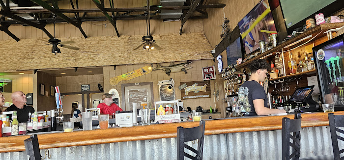 Seafood restaurant near LuxyVilla Encore Water Pk