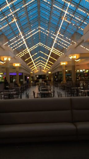 Shopping Mall «ShoppingTown Mall», reviews and photos, 3649 Erie Blvd E, Syracuse, NY 13214, USA