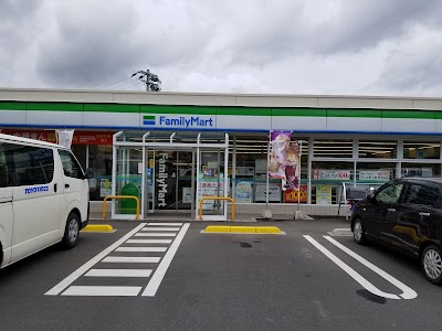 ファミリーマート 根占川北店