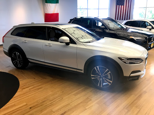 Car Dealer «Fathers & Sons Volvo», reviews and photos, 989 Memorial Ave, West Springfield, MA 01089, USA