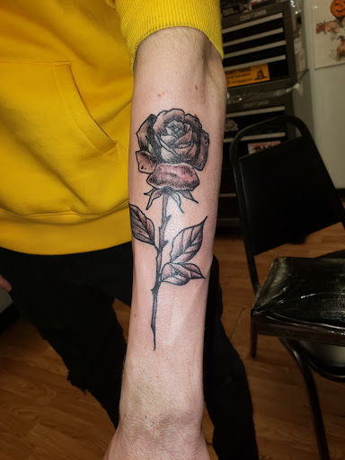 Tattoo Shop «Patriotic Pain Tattoo & Body Piercing», reviews and photos, 5658 William Penn Hwy, Murrysville, PA 15668, USA