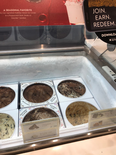 Ice Cream Shop «Haagen-DazsÂ® Ice Cream Shop», reviews and photos, 286 Miracle Mile, Coral Gables, FL 33134, USA