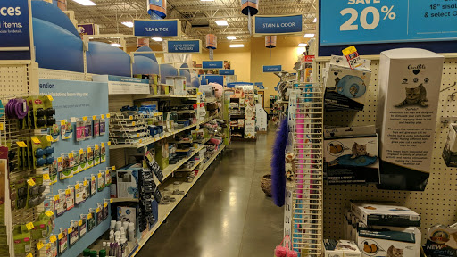 Pet Supply Store «PetSmart», reviews and photos, 6100 Arlington Blvd, Falls Church, VA 22044, USA