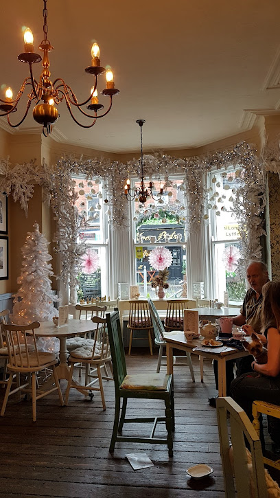 The Lamppost Cafe - 19 Upper Newtownards Rd, Belfast BT4 3HT, United Kingdom
