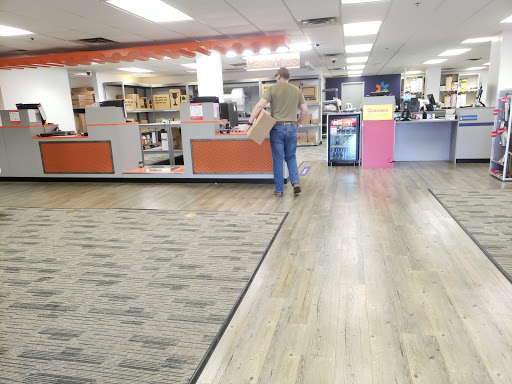 Print Shop «FedEx Office Print & Ship Center», reviews and photos, 440 Ernest W Barrett Pkwy NW #68, Kennesaw, GA 30144, USA