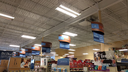 Pet Supply Store «PetSmart», reviews and photos, 265 Chelmsford St, Chelmsford, MA 01824, USA