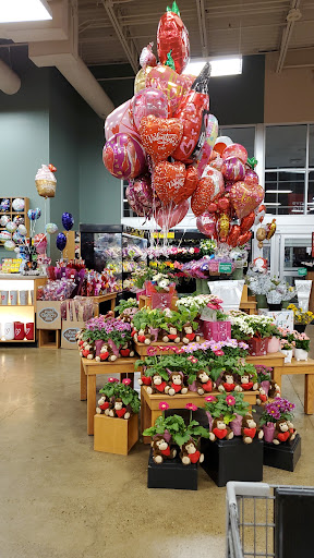 Grocery Store «Fred Meyer», reviews and photos, 22075 NW Imbrie Dr, Hillsboro, OR 97124, USA