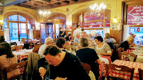 Atmosphère du Restaurant de spécialités alsaciennes Aux Armes de Strasbourg - n°11