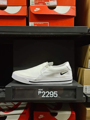 Sporting Goods Store «Nike Factory Store», reviews and photos, 5195 Factory Shops Blvd, Ellenton, FL 34222, USA