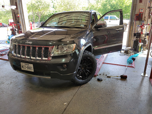 Tire Shop «Discount Tire Store - McKinney, TX», reviews and photos, 2751 S Central Expy, McKinney, TX 75070, USA