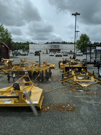 Home Improvement Store «Tractor Supply Co.», reviews and photos, 5743 W Tennessee St, Tallahassee, FL 32304, USA