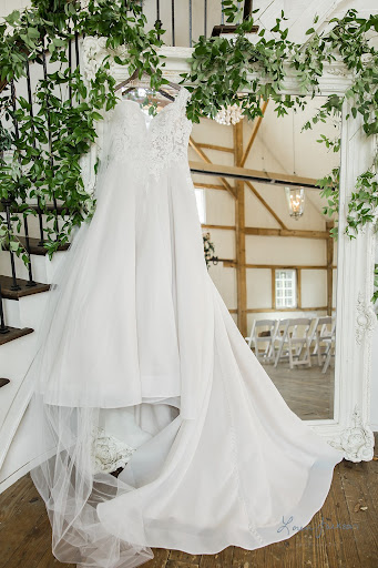 La Blanca Bridal Boutique, 8080 Columbia Rd, Olmsted Falls, OH 44138, USA, 