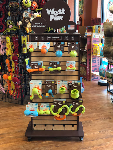 Pet Supply Store «EarthWise Pet Supply», reviews and photos, 11328 Montgomery Rd, Cincinnati, OH 45249, USA