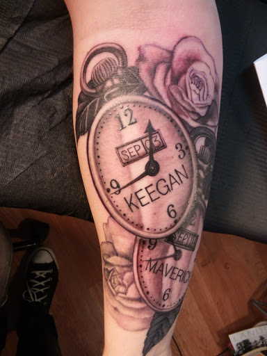 Tattoo Shop «Sacred Ink Tattoo», reviews and photos, 2707 E Court St, Flint, MI 48503, USA