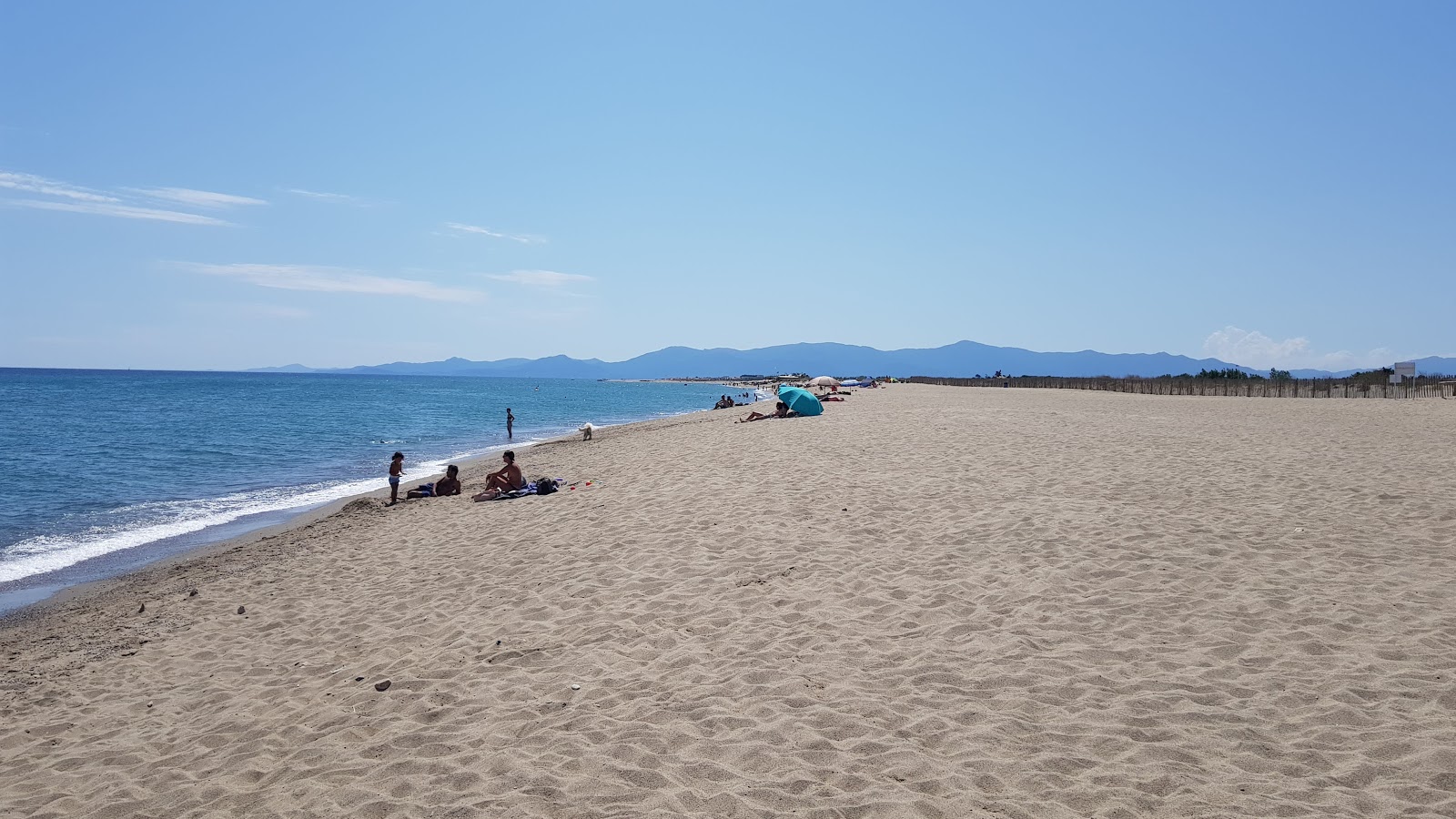 Fotografija La Baraquette beach z svetel fin pesek površino
