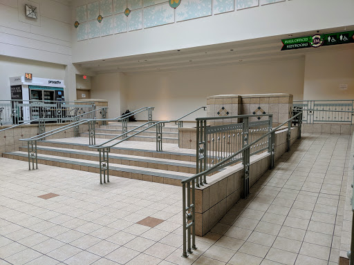 Shopping Mall «Forest Mall», reviews and photos, 835 W Johnson St, Fond du Lac, WI 54935, USA