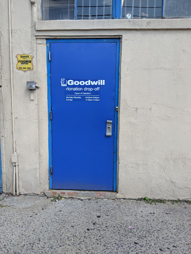 Thrift Store «Goodwill Industries Outlet Store & Donation Center», reviews and photos, 47-47 Van Dam St, Queens, NY 11101, USA