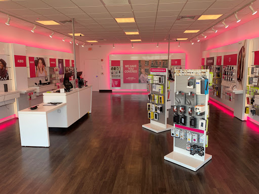 Cell Phone Store «T-Mobile», reviews and photos, 12359 James St, Holland, MI 49424, USA
