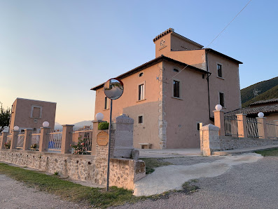 Country House Nonno Lorenzo Via San Martino, 17, 67022 Capestrano AQ, Italia