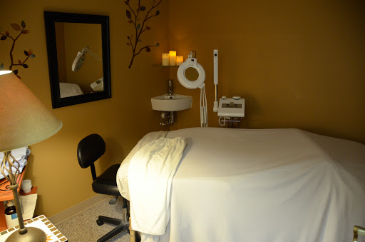 Hair Salon «Guys & Gals Quarters Salon & Day Spa», reviews and photos, 22 Saratoga Dr, Batesville, IN 47006, USA