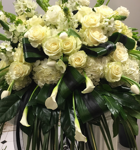 Shopping Mall «Village Centre», reviews and photos, 776 Walker Rd, Great Falls, VA 22066, USA