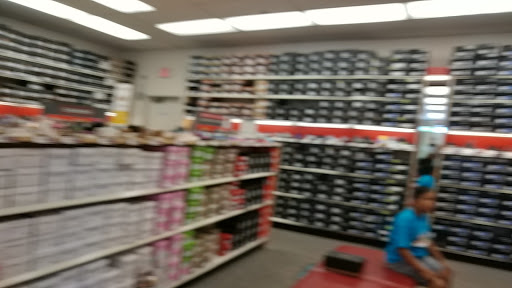 Shoe Store «Famous Footwear», reviews and photos, 9163 E Stockton Blvd, Elk Grove, CA 95624, USA