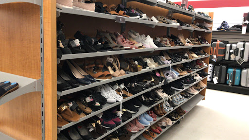 Department Store «T.J. Maxx», reviews and photos, 865 Bridgeport Ave, Shelton, CT 06484, USA