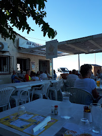 Atmosphère du Restaurant L'île de à Saint-Mitre-les-Remparts - n°6