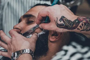 Alligator Barbers image