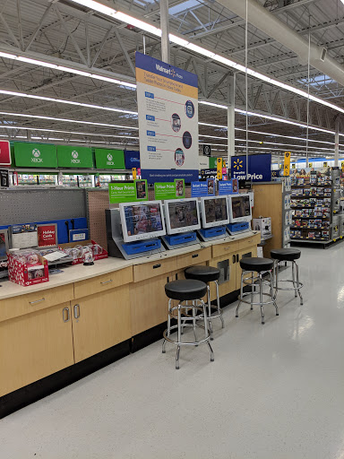 Department Store «Walmart Supercenter», reviews and photos, 2801 Commerce Dr, Coralville, IA 52241, USA