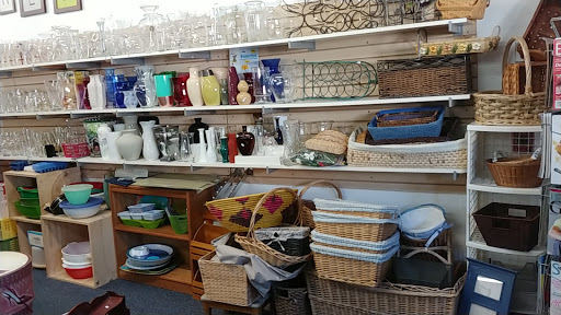 Thrift Store «Leeward Light Thrift Store», reviews and photos, 126 Bridge Rd, Salisbury, MA 01952, USA