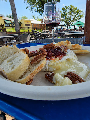 Winery «Montelle Winery», reviews and photos, 201 Montelle Dr, Augusta, MO 63332, USA