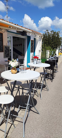 Atmosphère du Restaurant Chez Fifi bar à huîtres à Jard-sur-Mer - n°3