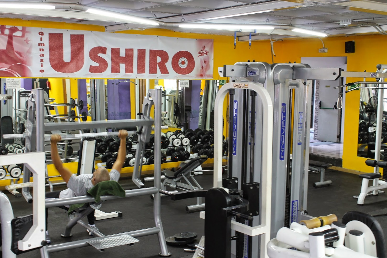 Gimnasio USHIRO