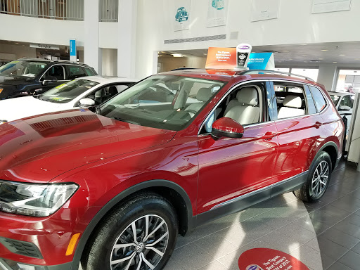 Volkswagen Dealer «Mike Haggerty VW», reviews and photos, 8920 S Cicero Ave, Oak Lawn, IL 60453, USA