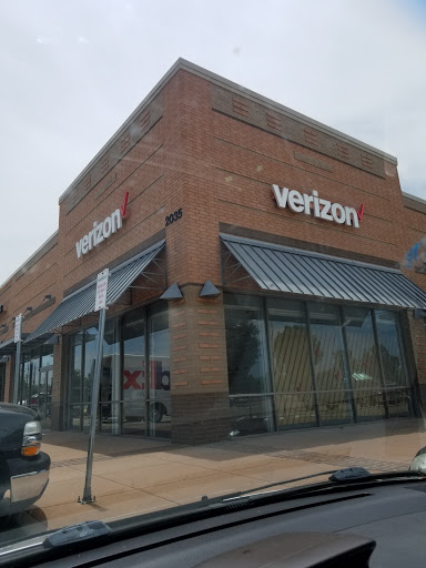 Cell Phone Store «Verizon», reviews and photos, 2035 N Central Expy Ste 620, McKinney, TX 75070, USA