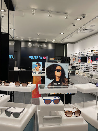 Computer Store «Apple Biltmore», reviews and photos, 2502 E Camelback Rd, Phoenix, AZ 85016, USA