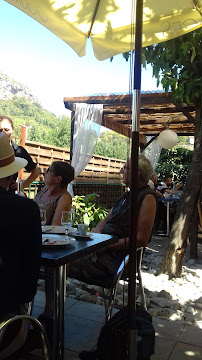 Atmosphère du Restaurant français Les Terrasses du Gardon à Anduze - n°10