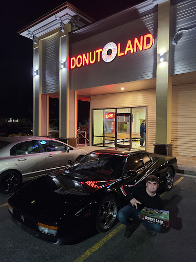 Donut Shop «Donut Land», reviews and photos, 19350 SW Boones Ferry Rd, Tualatin, OR 97062, USA