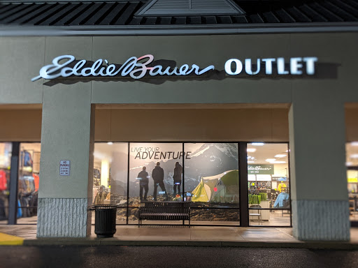 Clothing Store «Eddie Bauer Outlet», reviews and photos, 1140 Stanley K Tanger Dr, Lancaster, PA 17602, USA