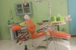 Ayo Dent - Klinik Dokter Gigi Makassar image