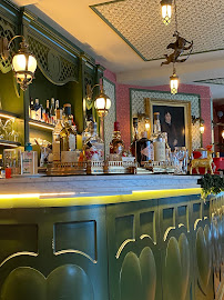 Atmosphère du Restaurant français Madame Charles Café et restaurant à Paris - n°10