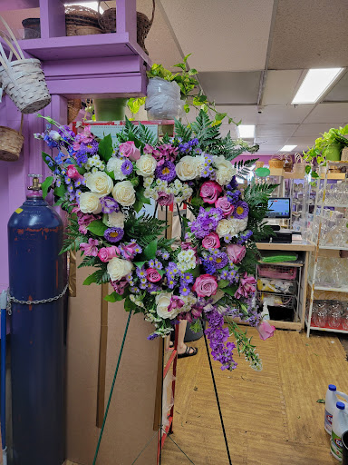 Florist «Morning Pond Flowers & Design», reviews and photos, 899 Blooming Grove Turnpike, Vails Gate, NY 12584, USA