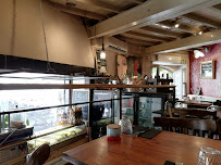Atmosphère du Restaurant Le Bouchon Rouge à Les Baux-de-Provence - n°4