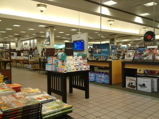 Book Store «Barnes & Noble», reviews and photos, 11802 Dale Mabry Hwy, Tampa, FL 33618, USA