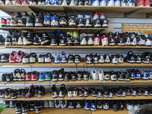 Sporting Goods Store «Play It Again Sports- Chesterfield, MI», reviews and photos, 50607 Gratiot Ave, Chesterfield, MI 48051, USA