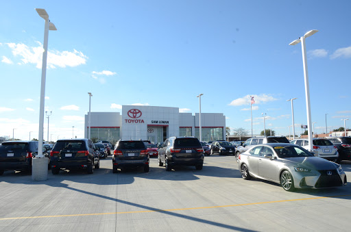Toyota Dealer «Sam Leman Toyota Bloomington», reviews and photos, 1502 Morrissey Dr, Bloomington, IL 61701, USA